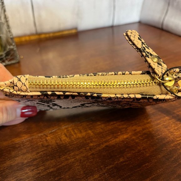 NWT - Sienna Mae Wallet - Picture 5 of 6